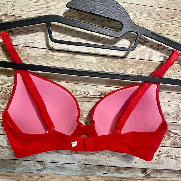 Victoria’s Secret Pink where anywhere red push up bra 32C - Picture 4 of 9